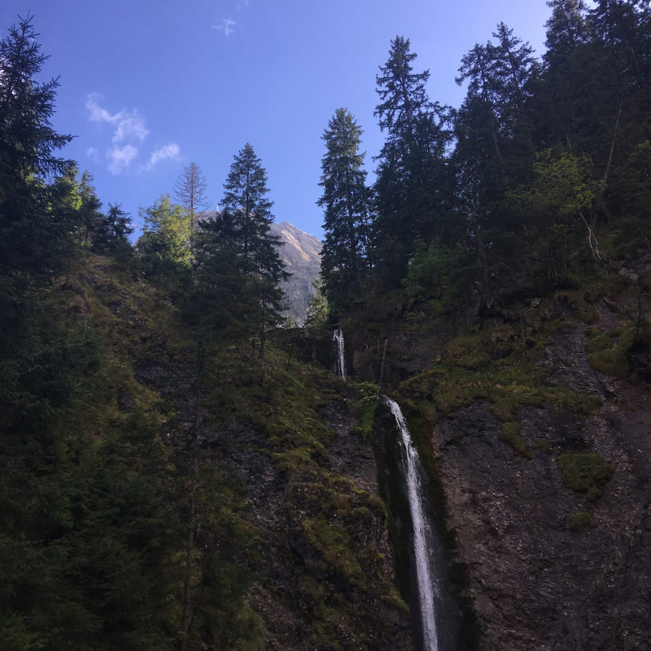 Водопад в долине