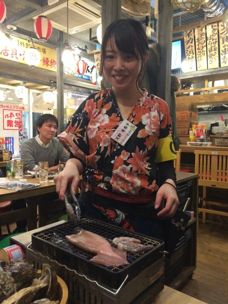 Японская официантка