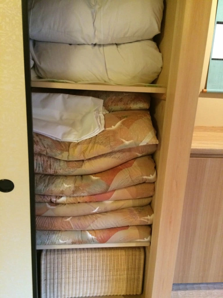 Шкаф для футонов