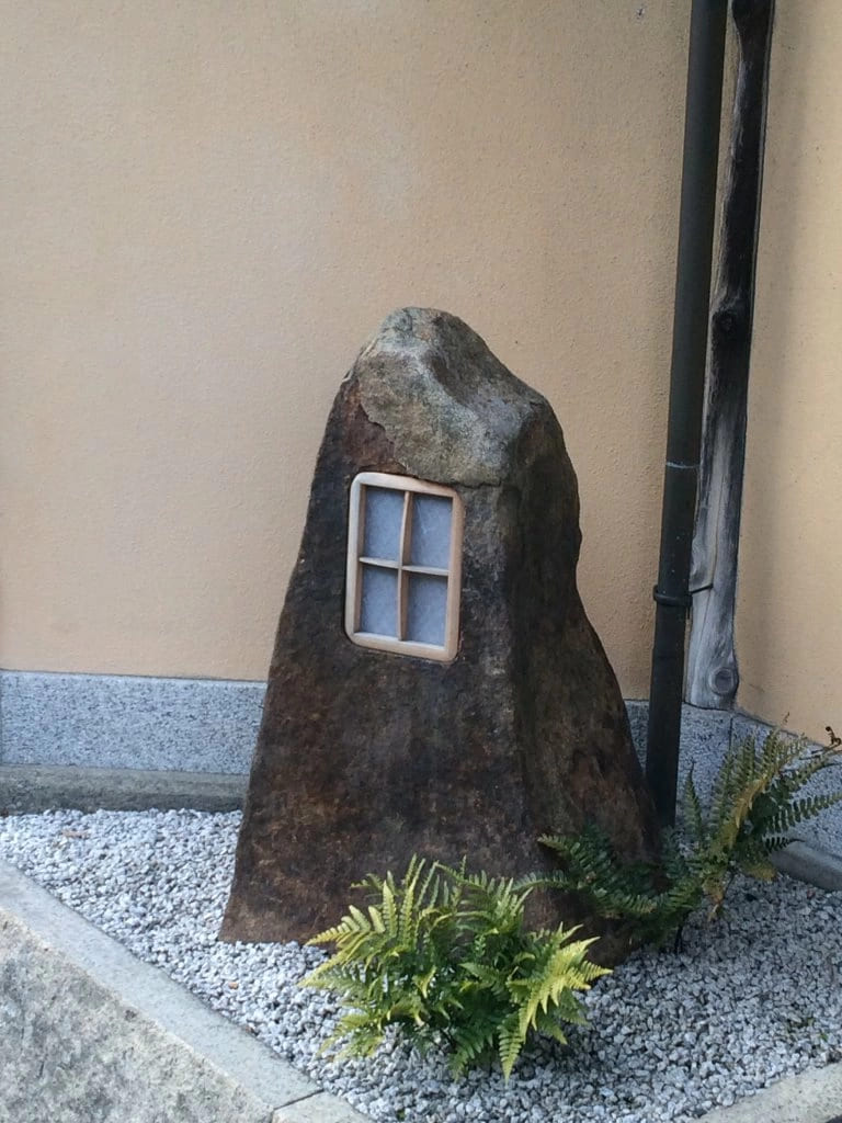 Забавный камень