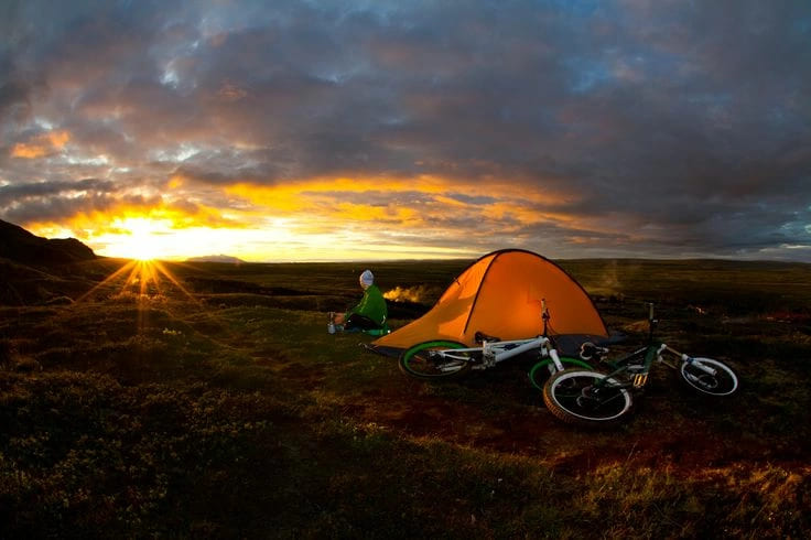 Треккинговая палатка