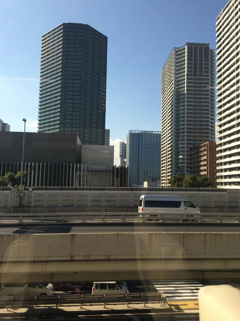 Лунный пейзаж Токио