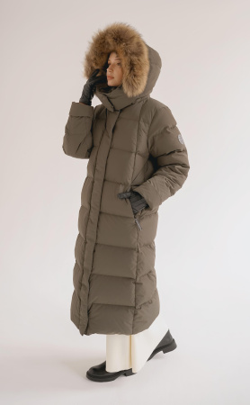 Женское пуховое пальто LAPLANGER Глория (опушка енот)