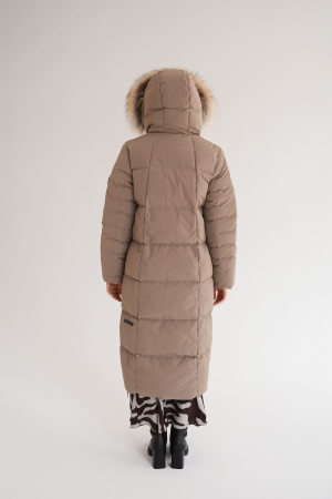 Женское пуховое пальто LAPLANGER Сортавала (опушка енот)