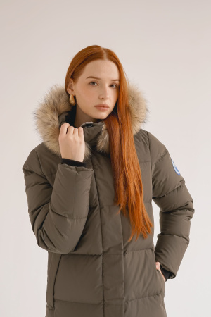 Женское пуховое пальто LAPLANGER Эстери (опушка енот)