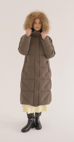 Женское пальто LAPLANGER Аврора (опушка енот)