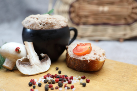 Паштет мясной ГОСТ Деревня Потанино 240 г.