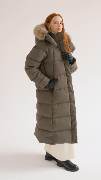 Женское пуховое пальто LAPLANGER Глория (опушка енот)
