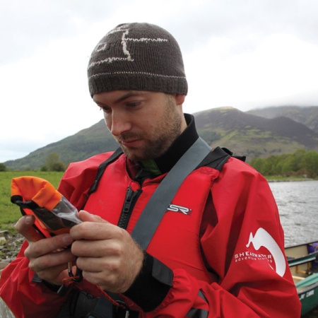 Чехол влагозащитный AQUAPAC Mini Stormproof Phone Case