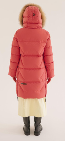 Женское зимнее пуховое пальто LAPLANGER Марго (опушка енот)