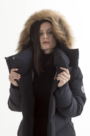 Пуховое женское пальто LAPLANGER Суоми (опушка енот)