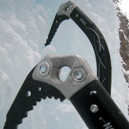 Ледовый инструмент Petzl Nomic